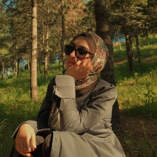 Azze Özel